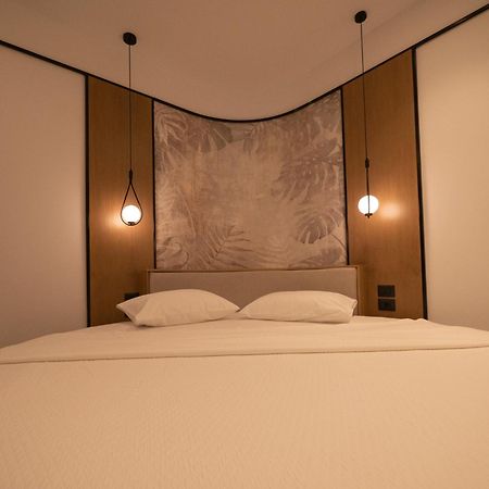 Colosseum Hotel Ксамил Экстерьер фото