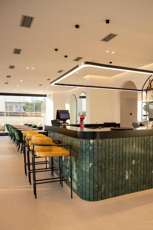 Colosseum Hotel Ксамил Экстерьер фото