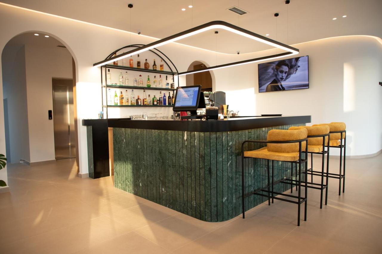 Colosseum Hotel Ксамил Экстерьер фото