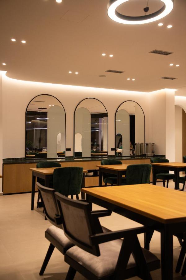 Colosseum Hotel Ксамил Экстерьер фото