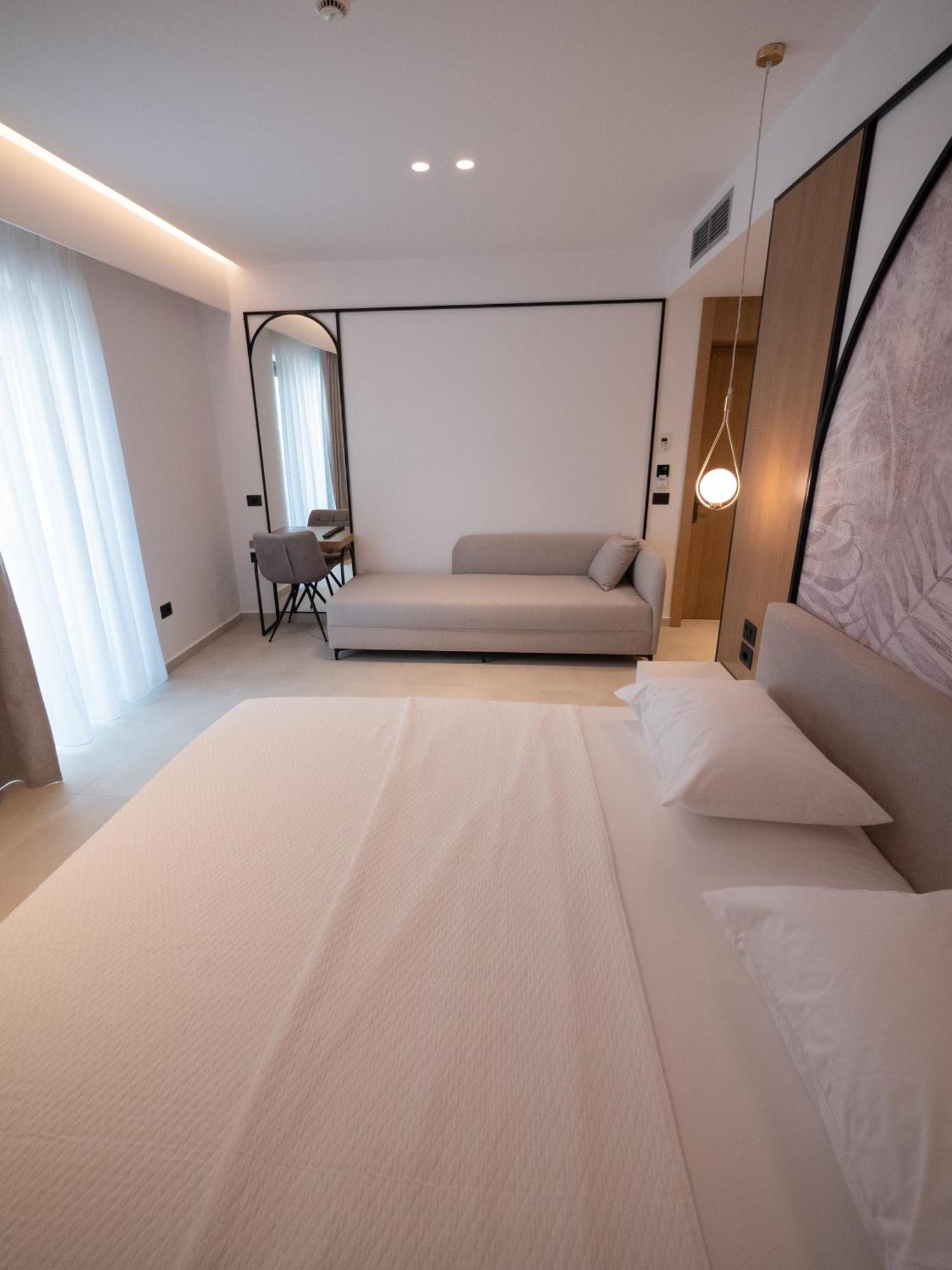 Colosseum Hotel Ксамил Экстерьер фото