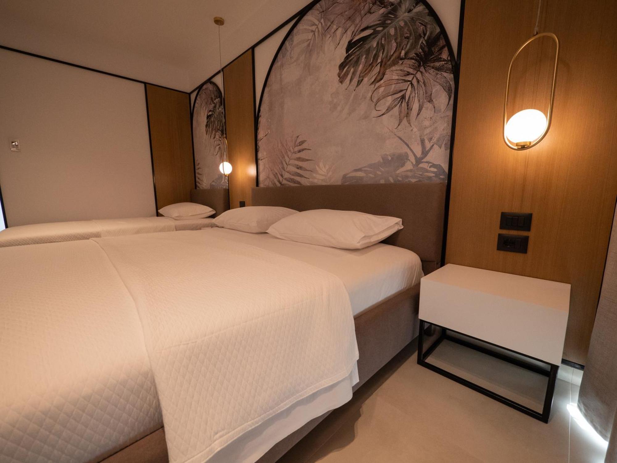 Colosseum Hotel Ксамил Экстерьер фото